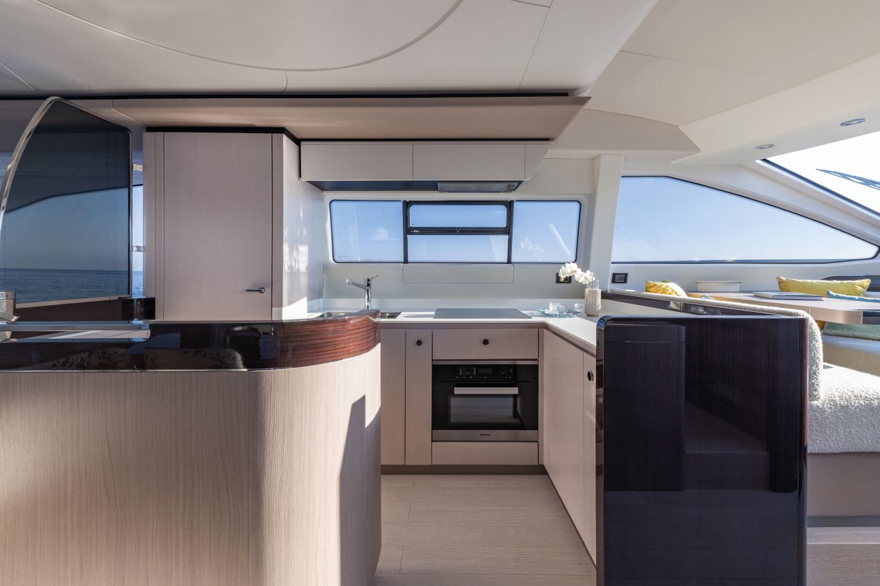 Azimut 74