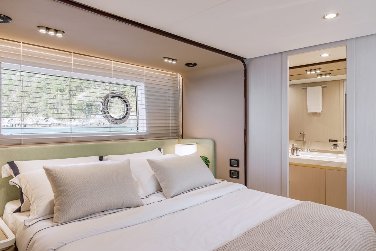 Azimut 62